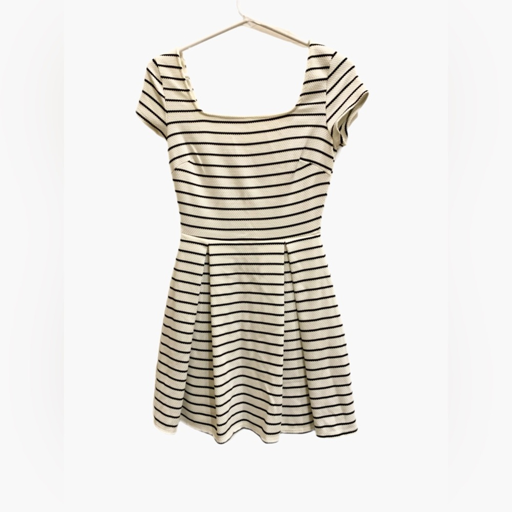Soprano White & Black Striped Fit & Flare Dress - XS - Zipper Back - NWT - Picture 3 of 12